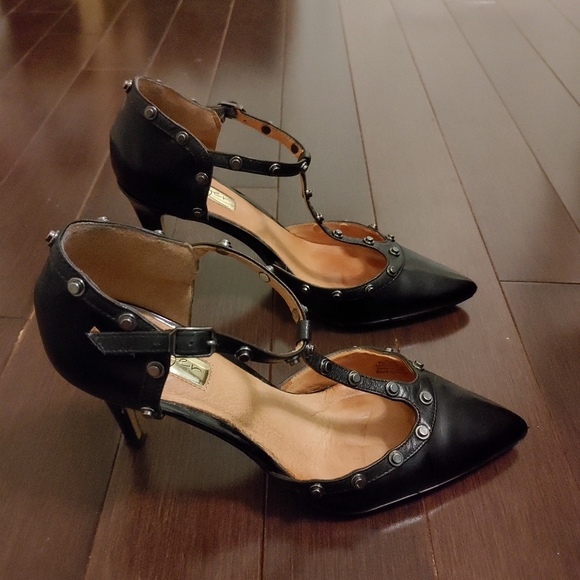 HALOGEN Martine Studded T-Strap Pump - Picture 2 of 5